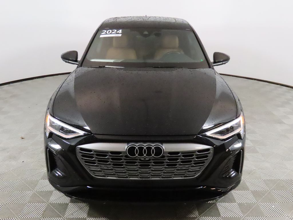 Thumbnail: 2024 Audi Q8 e-tron - 8