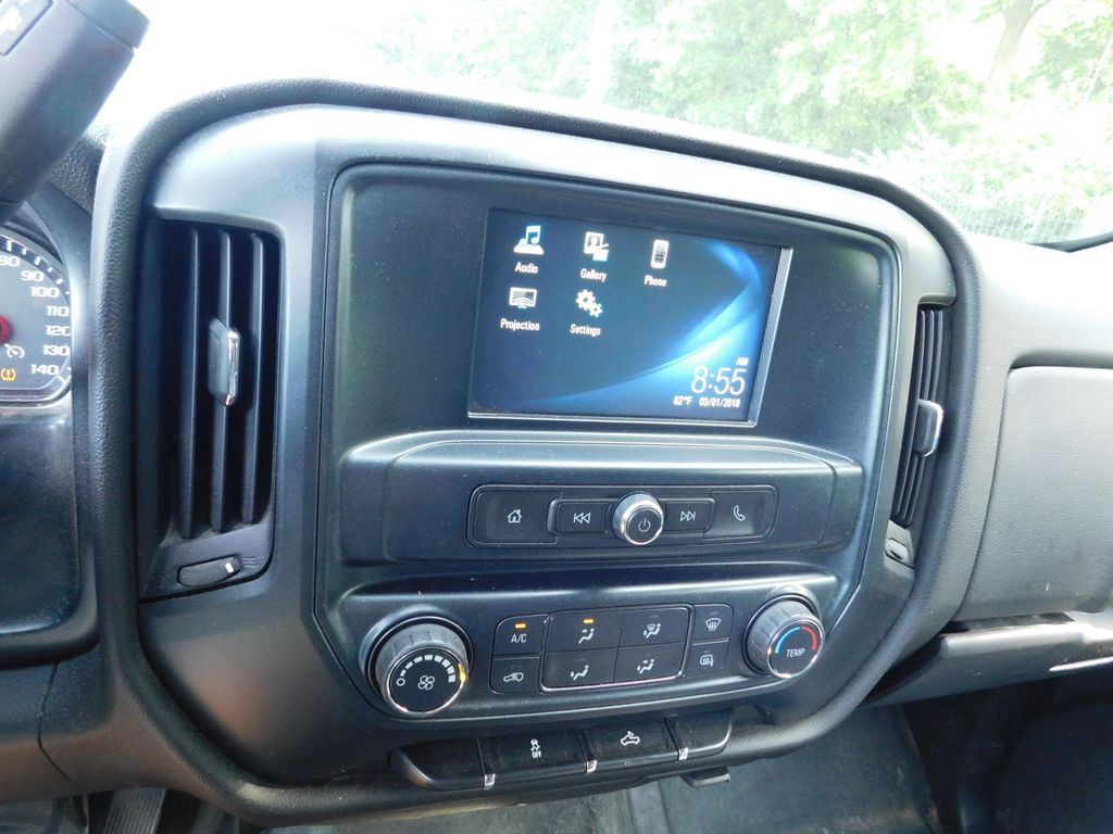 Thumbnail: 2018 Chevrolet Silverado 1500 - 9