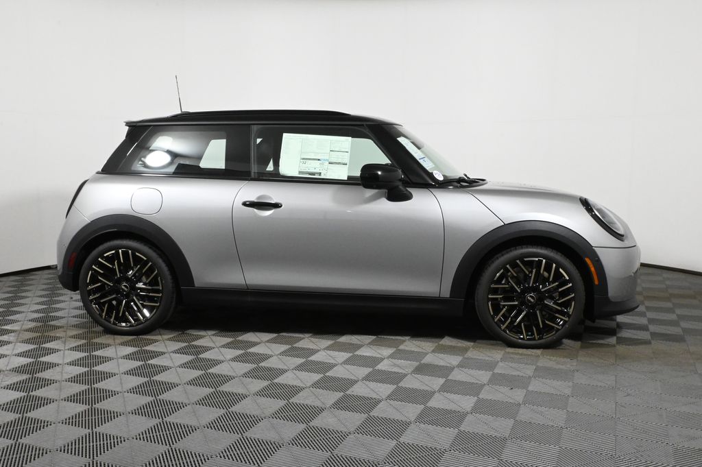 2025 MINI Cooper S 8