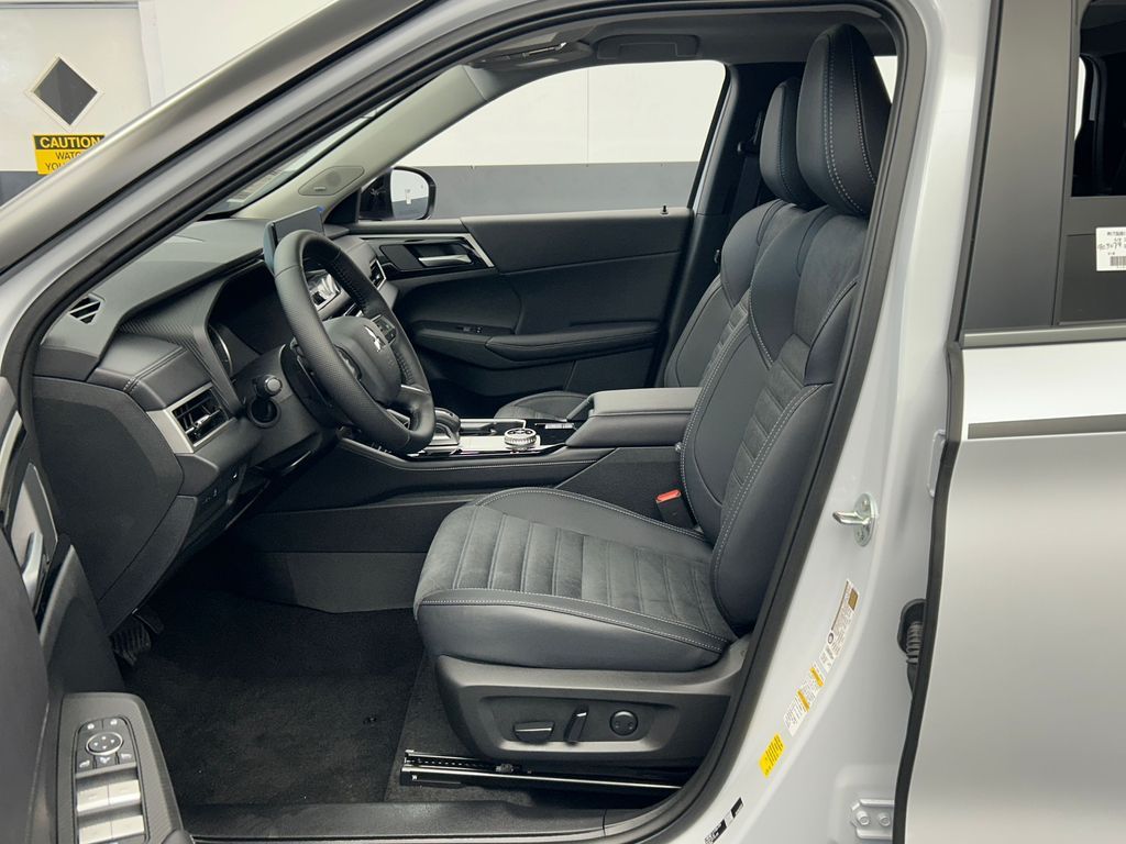 New 2026 White / Black Mitsubishi Trail Edition image 11