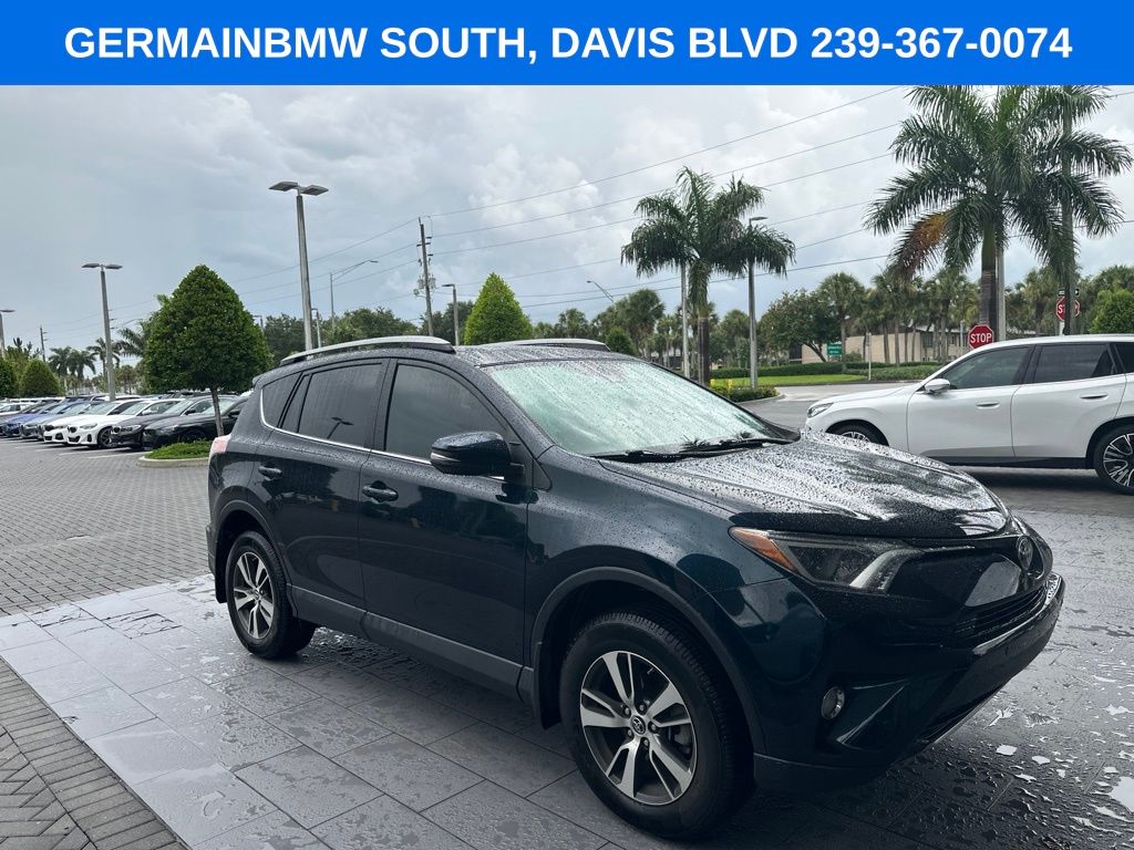 Used 2018 Blue Toyota XLE image 18