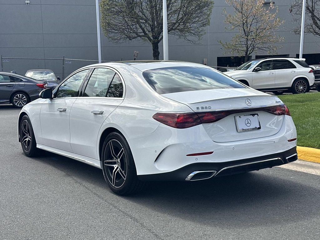 Thumbnail: 2025 Mercedes-Benz E-Class - 16