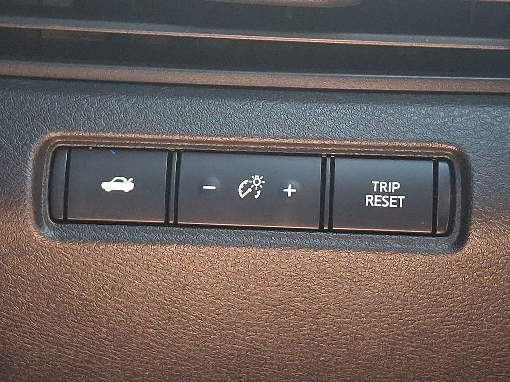 2023 Nissan Altima 2.5 SR Black at South Hills Kia