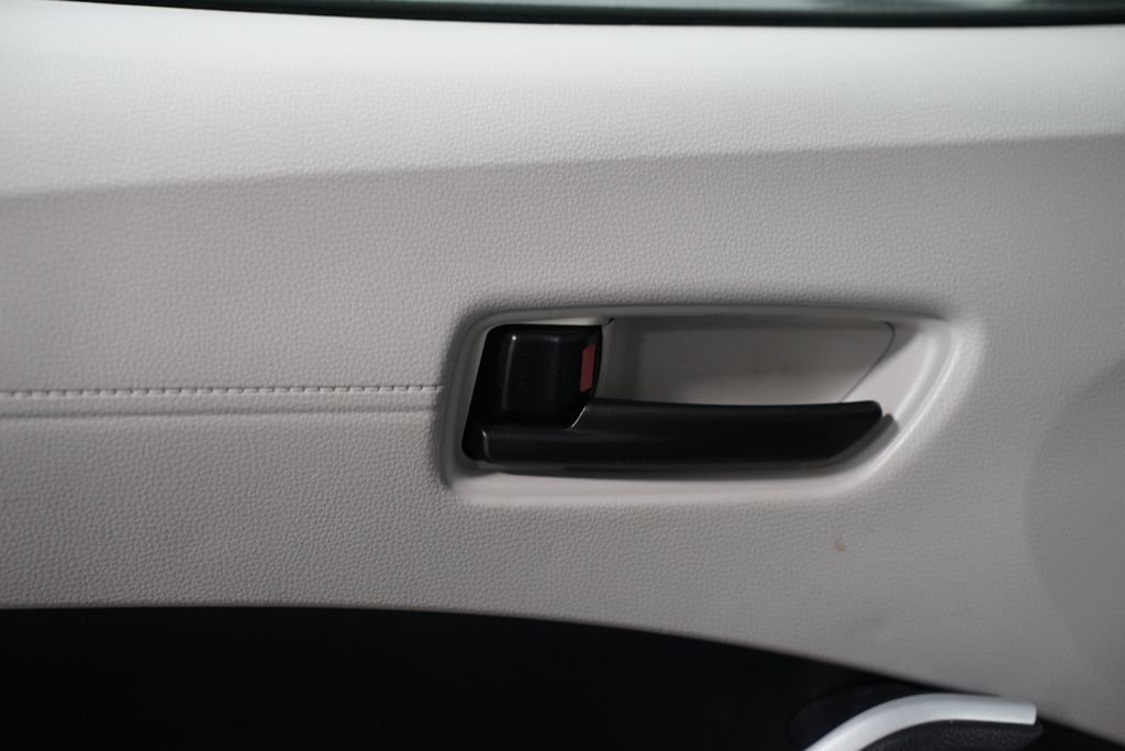 Thumbnail: 2025 Toyota Corolla Cross - 29