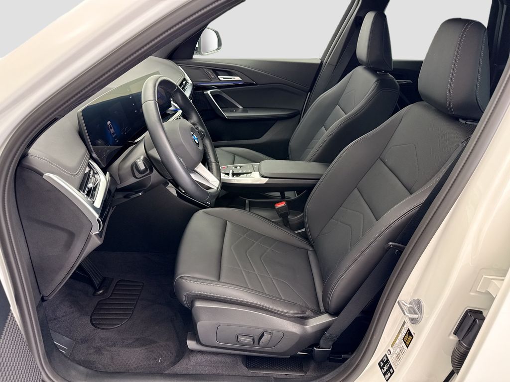 Thumbnail: 2025 BMW X1 - 17