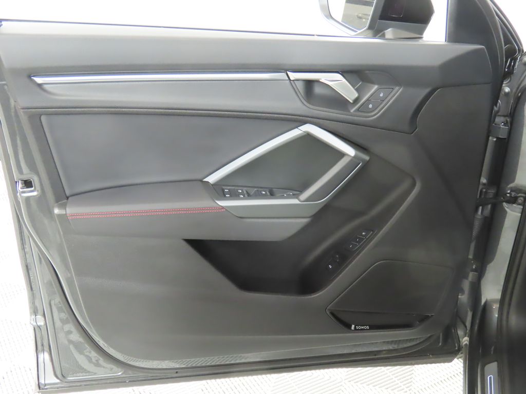 Thumbnail: 2025 Audi Q3 - 30