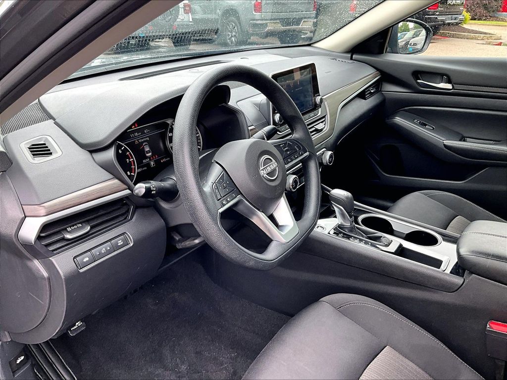 2024 Nissan Altima — photo 8