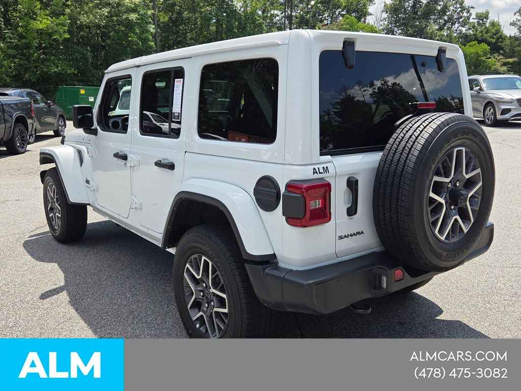 Used 2025 White Jeep Sahara image 10
