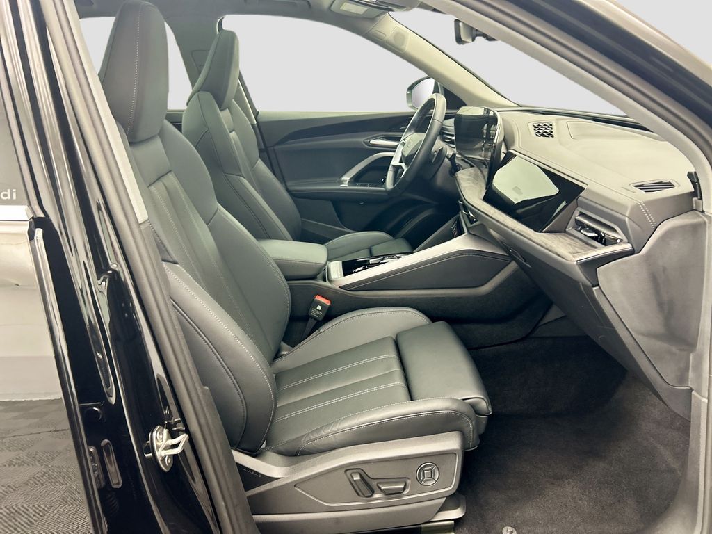 Thumbnail: 2025 Audi Q5 - 19