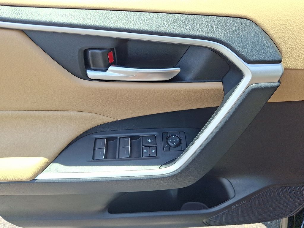 Thumbnail: 2024 Toyota RAV4 - 13
