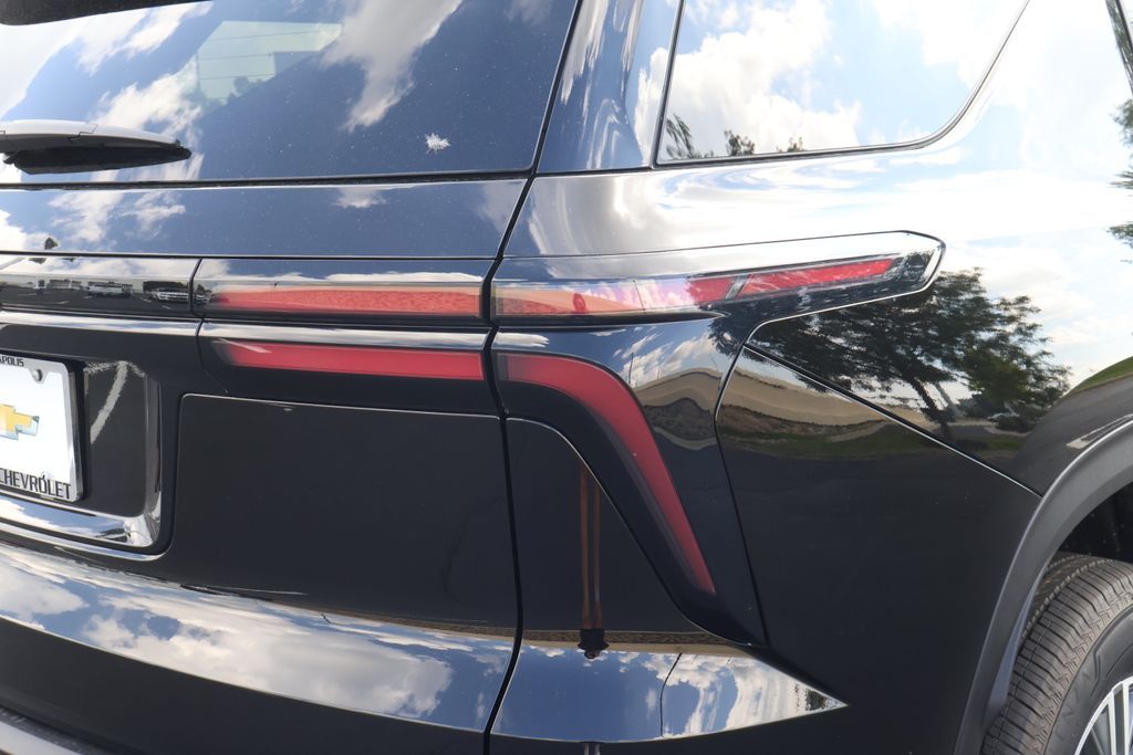Thumbnail: 2027 Chevrolet Traverse - 7