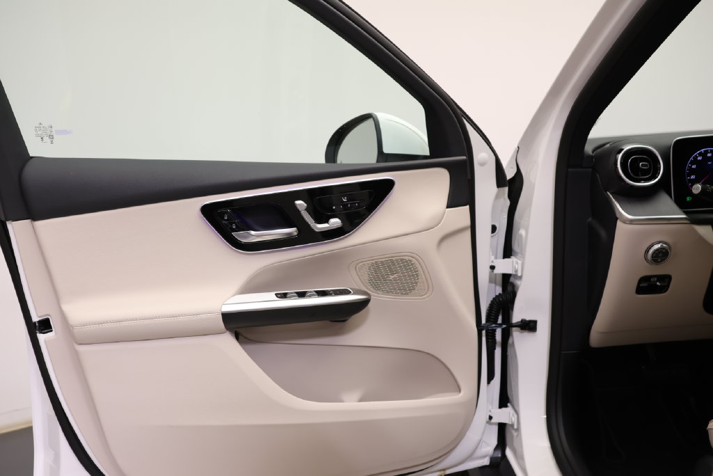 Thumbnail: 2026 Mercedes-Benz GLC - 30