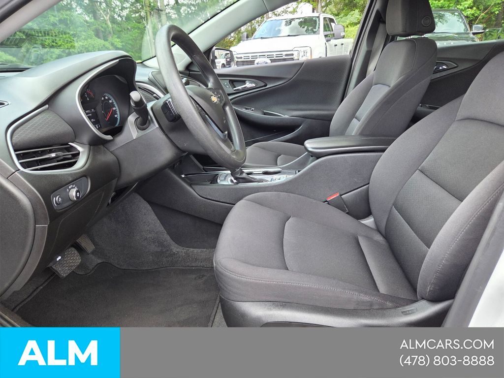 Used 2024 White Chevrolet LT image 3