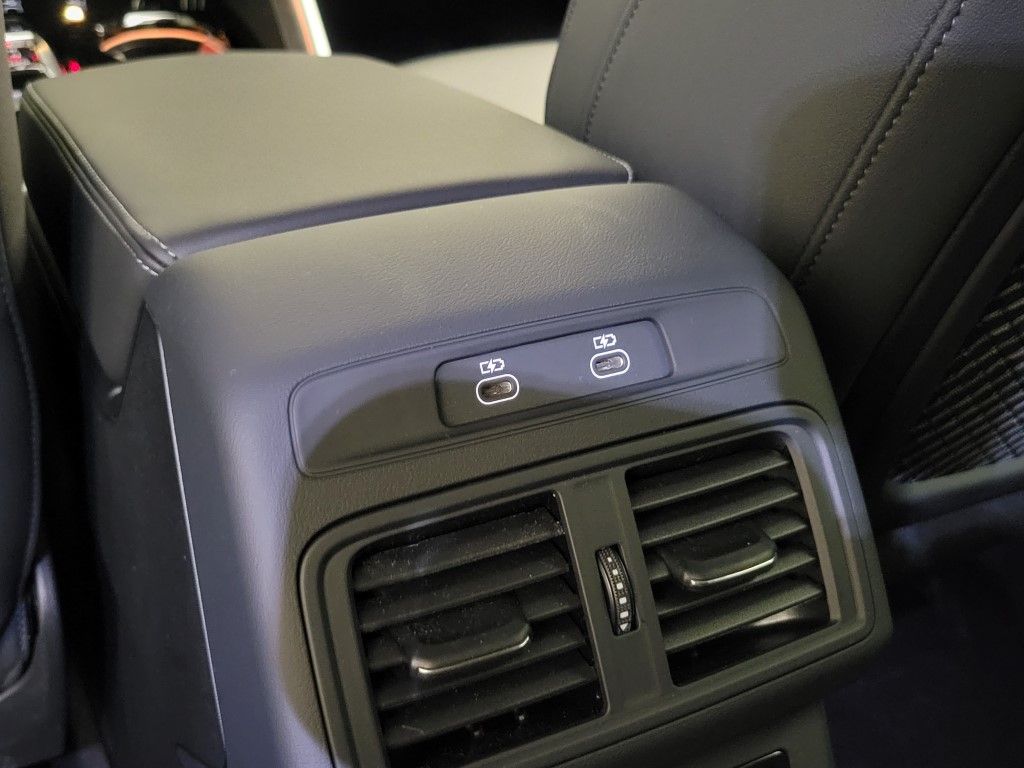 Thumbnail: 2025 Audi Q5 - 23