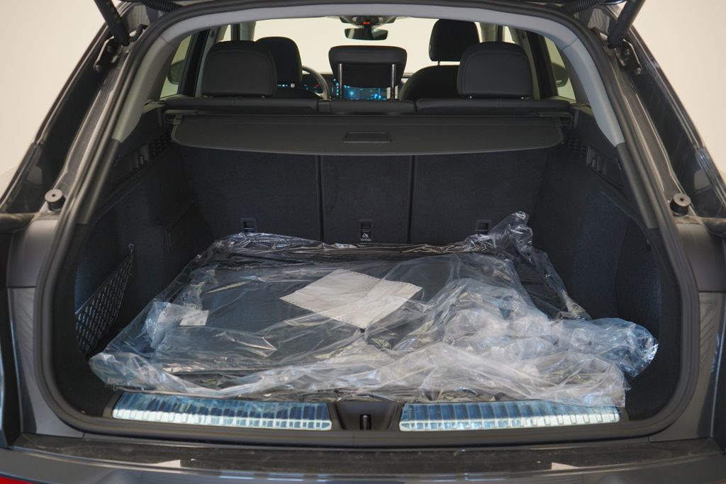 Thumbnail: 2025 Audi Q5 - 11