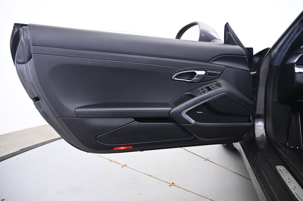 Thumbnail: 2013 Porsche 911 - 22