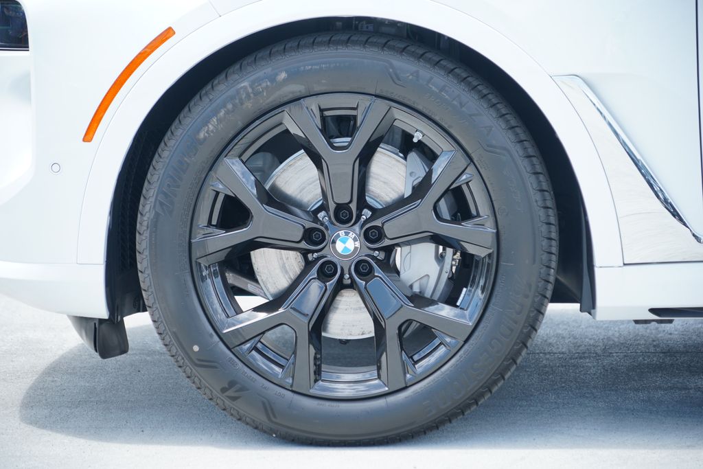 Thumbnail: 2027 BMW X7 - 5