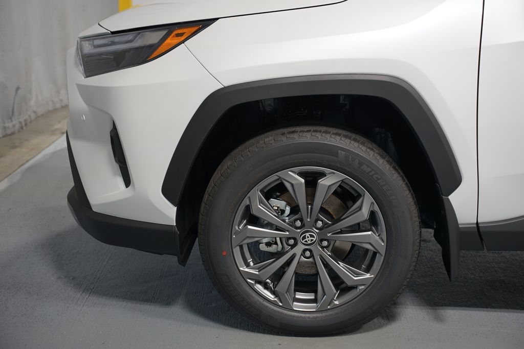 Thumbnail: 2025 Toyota RAV4 - 5