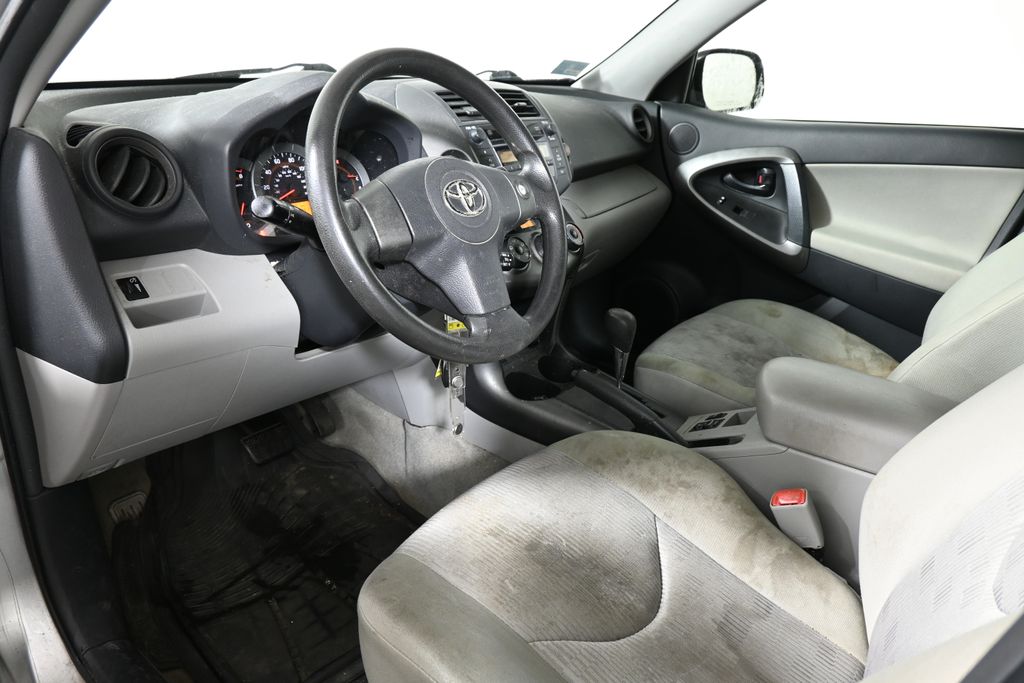 2009 Toyota RAV4 Base 4