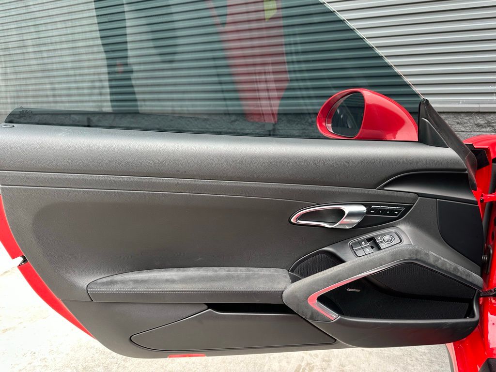 Thumbnail: 2018 Porsche 911 - 14