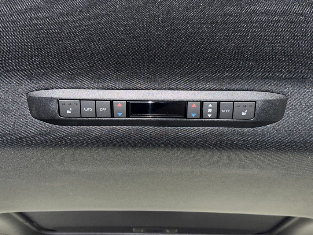 Thumbnail: 2026 Toyota Sienna - 22