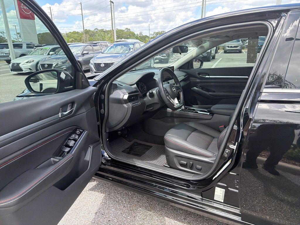 Used 2023 Nissan Altima 2.5 SR 4D Sedan