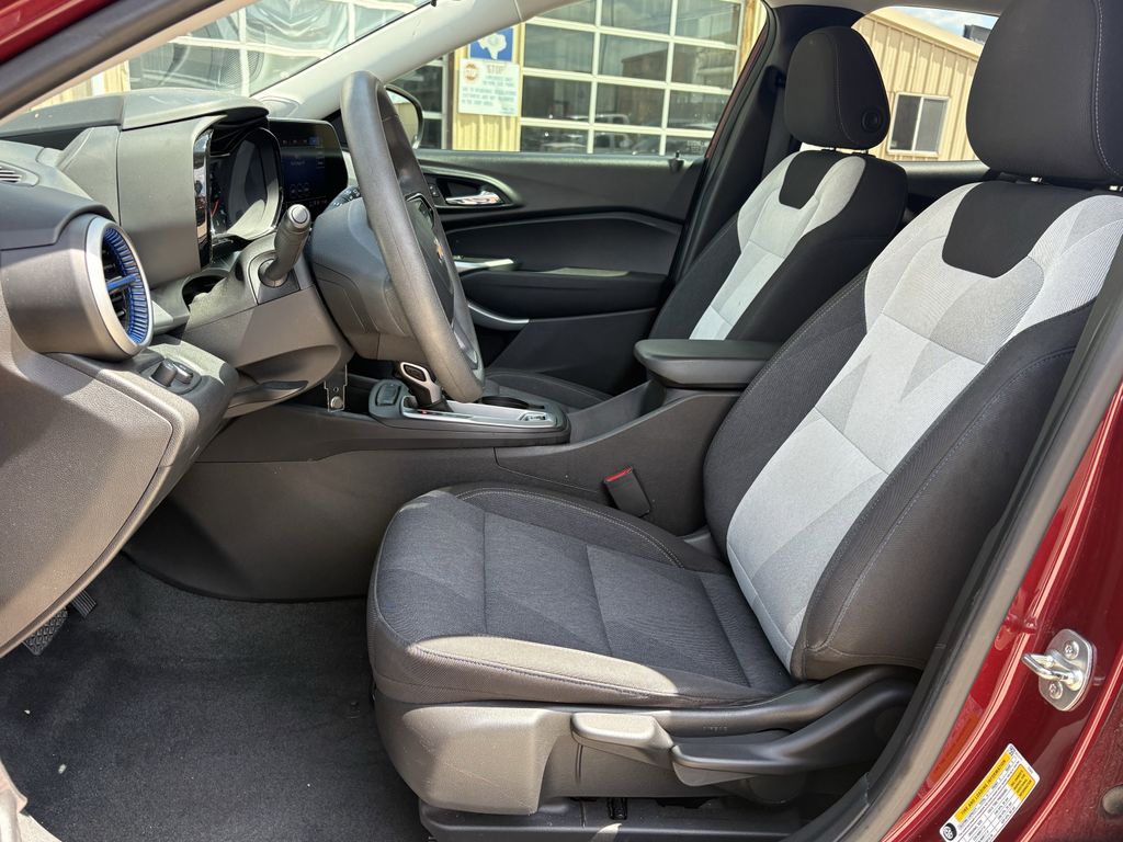 2024 Chevrolet Trax LS - 11