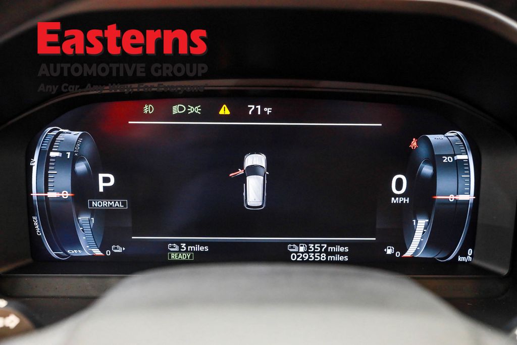 Used 2023 Blue Mitsubishi SE image 17