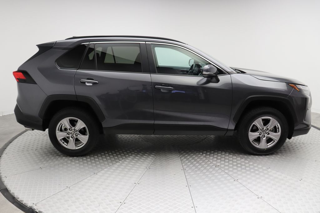 2023 Toyota RAV4 XLE 7