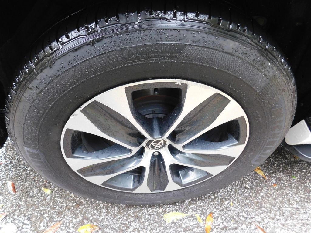 Thumbnail: 2021 Toyota Highlander - 8