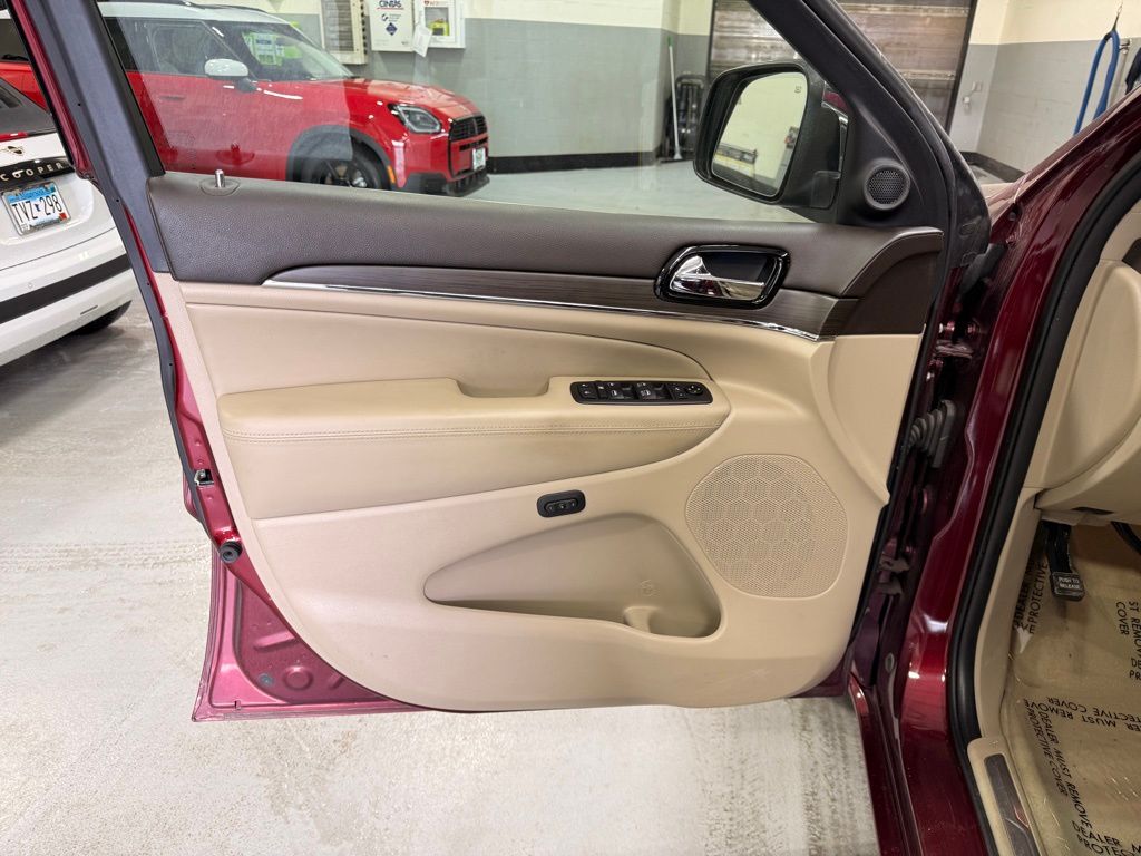 Thumbnail: 2021 Jeep Grand Cherokee - 10