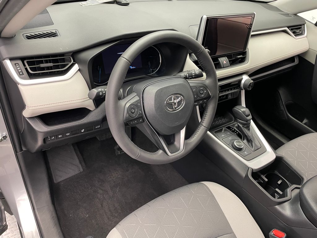 2023 Toyota RAV4 XLE 11