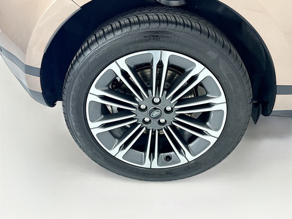 Thumbnail: 2025 Land Rover Range Rover Evoque - 32