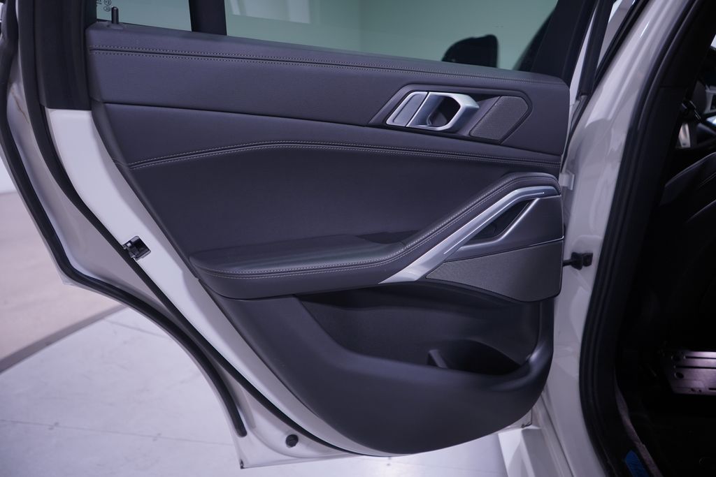 Thumbnail: 2023 BMW X6 - 15