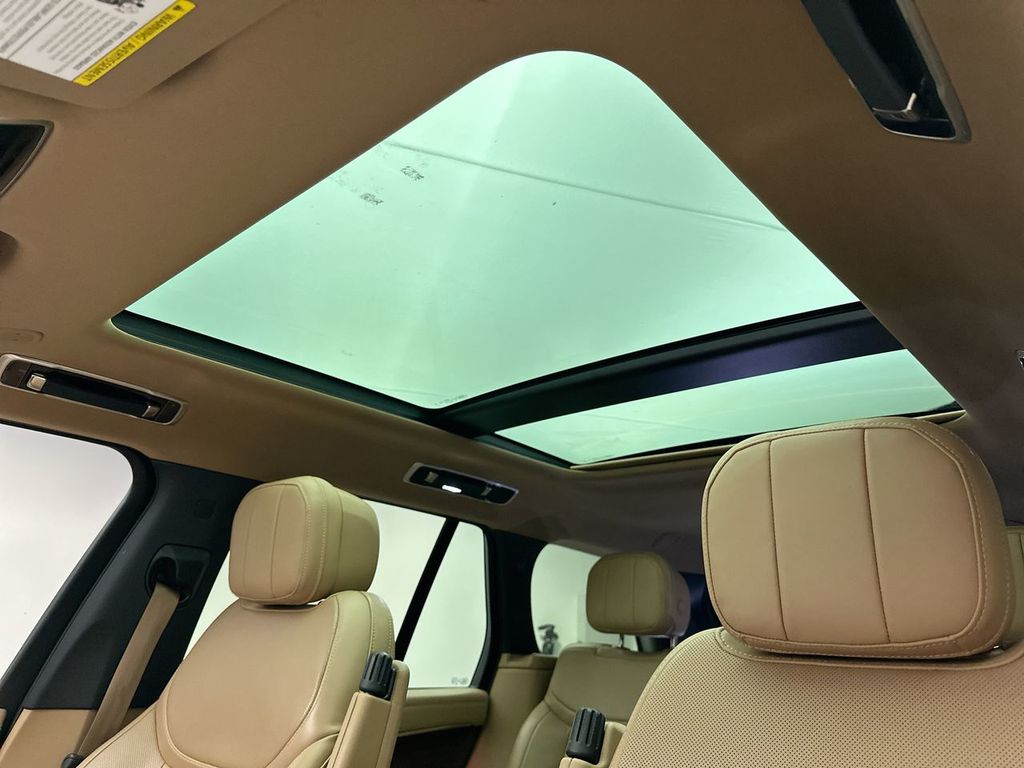 Thumbnail: 2023 Land Rover Range Rover - 11