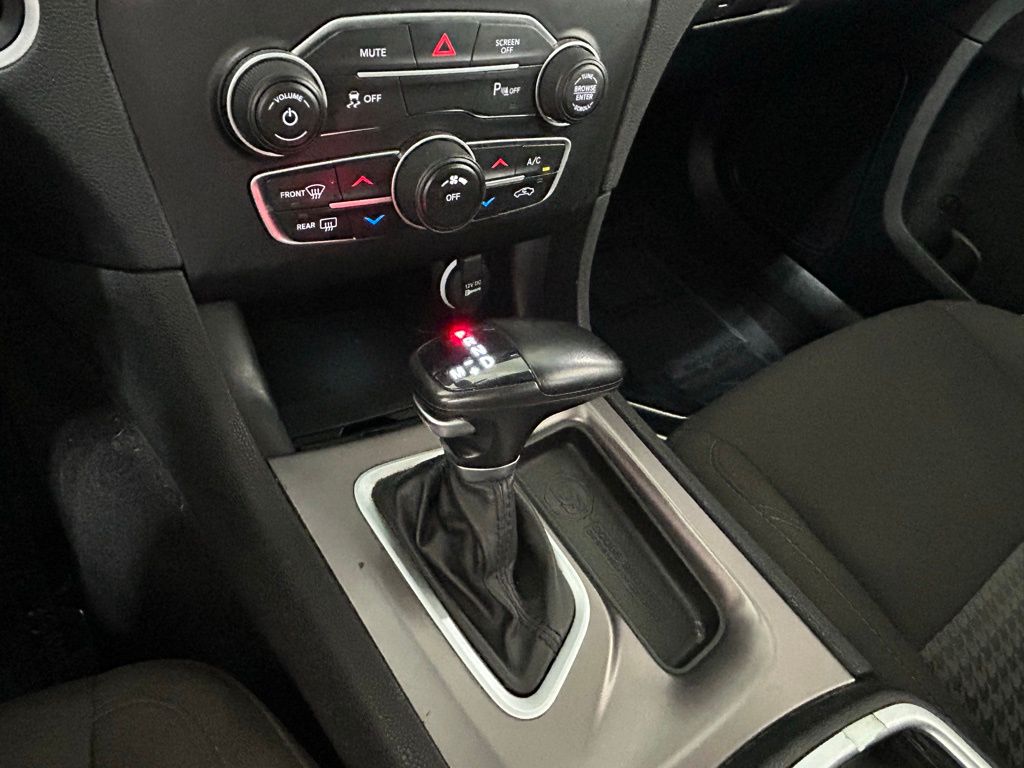 Used 2023 Pitch Black Clearcoat Dodge SXT image 15