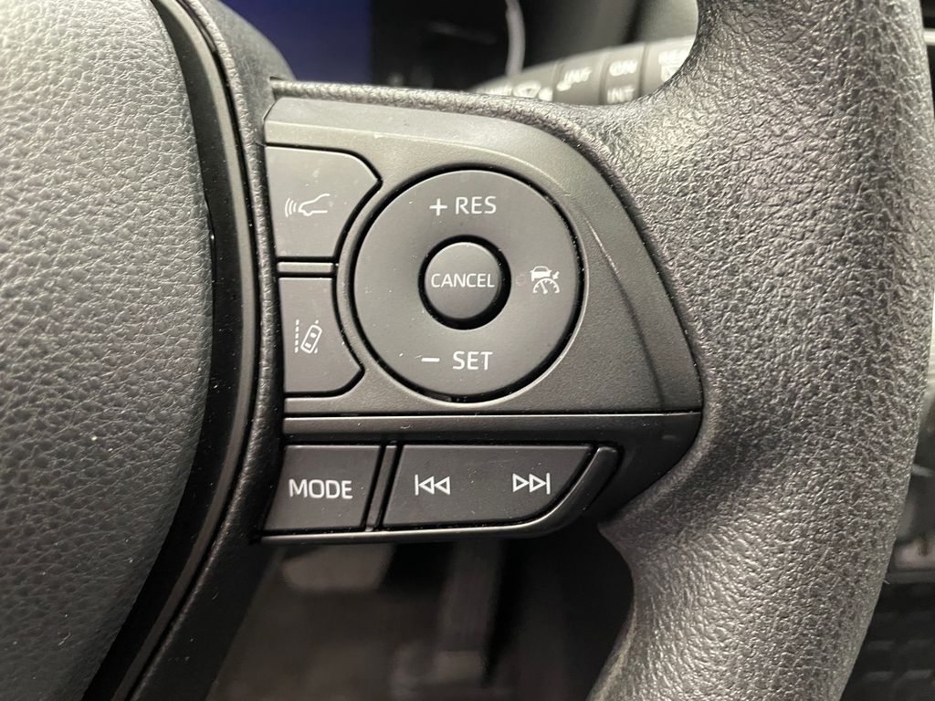 2024 Toyota RAV4 XLE 23