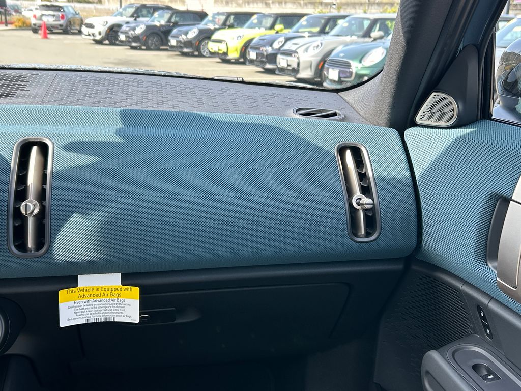 2025 MINI Cooper Countryman Iconic 25