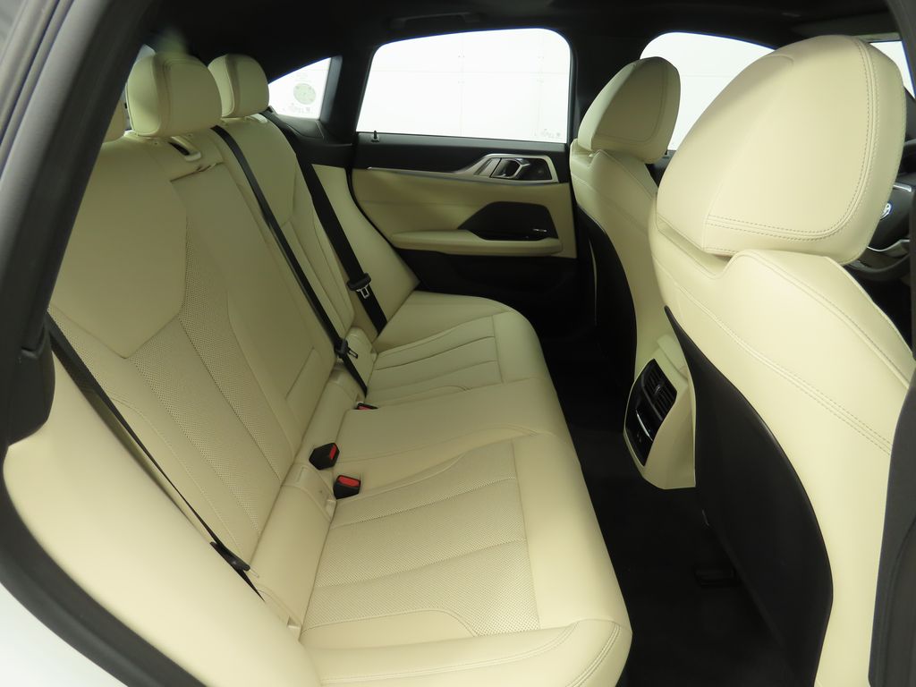 2025 BMW i4 xDrive40 23