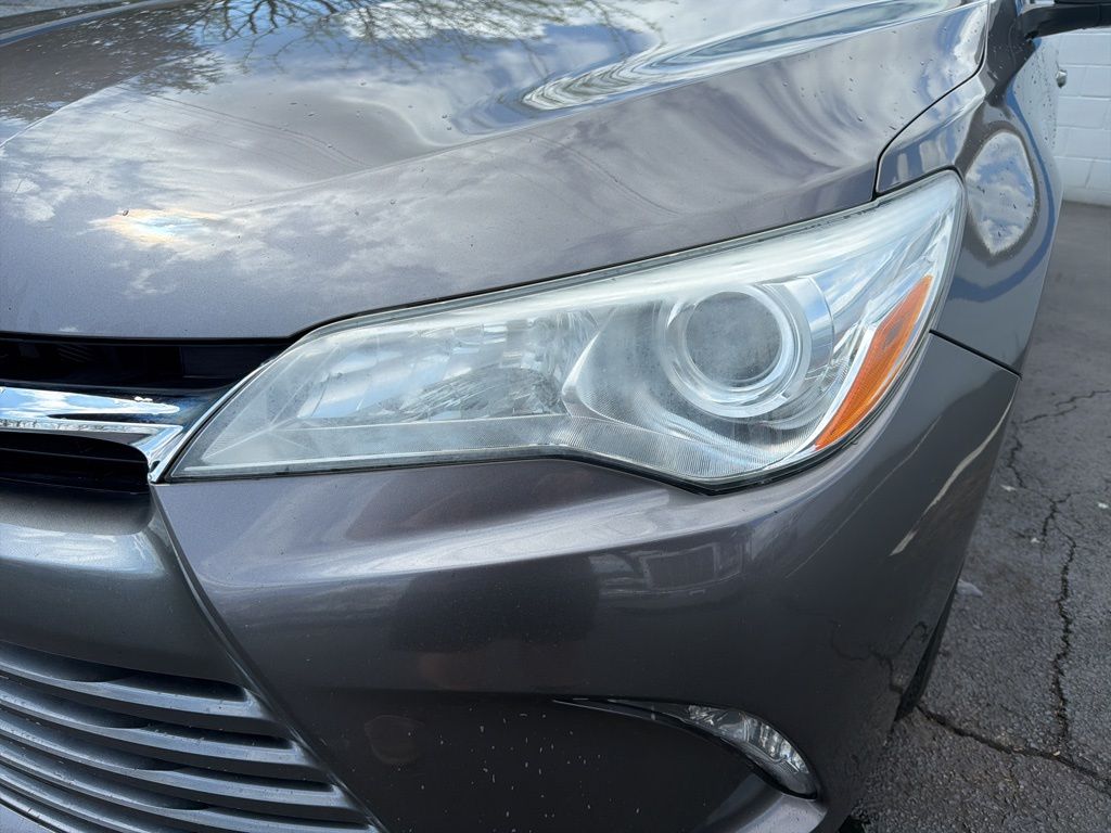 Thumbnail: 2016 Toyota Camry - 9