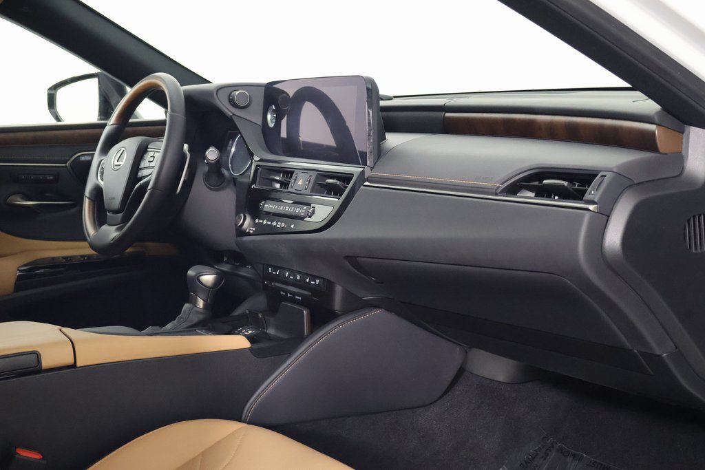 Thumbnail: 2022 Lexus ES - 10