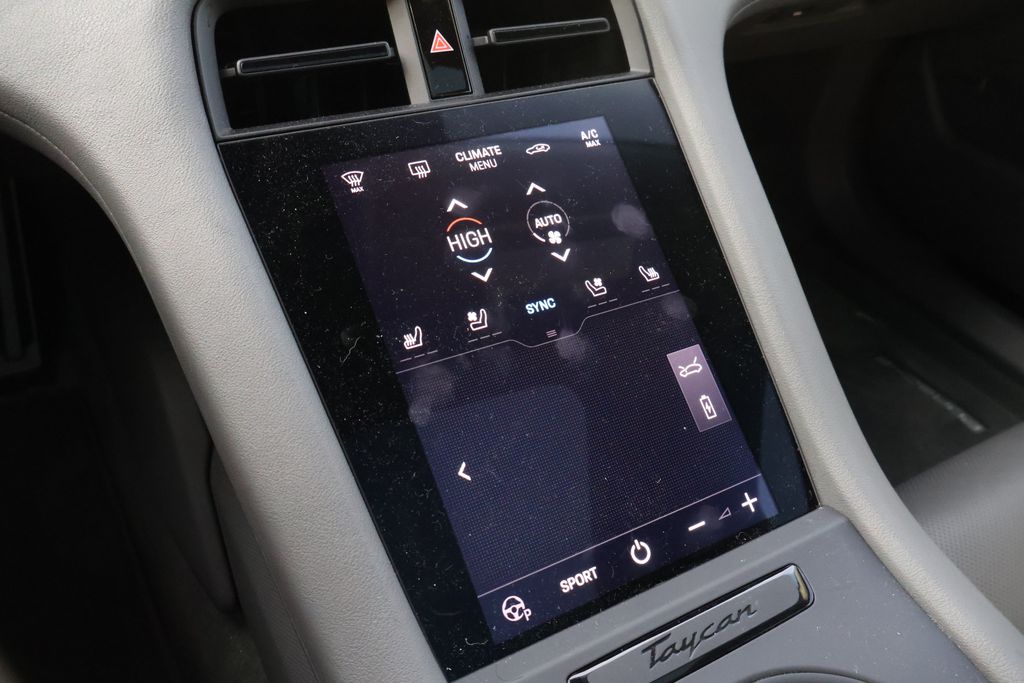Thumbnail: 2022 Porsche Taycan - 26