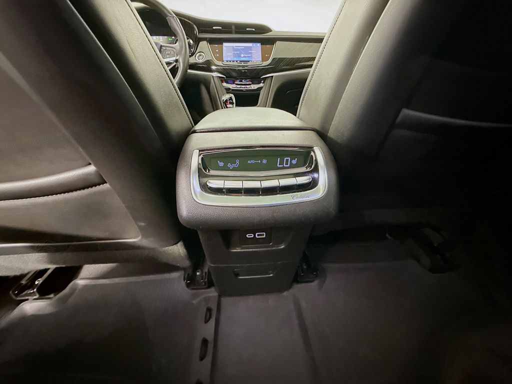 Thumbnail: 2021 Cadillac XT6 - 27