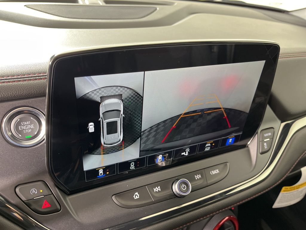 Thumbnail: 2025 Chevrolet Blazer - 32