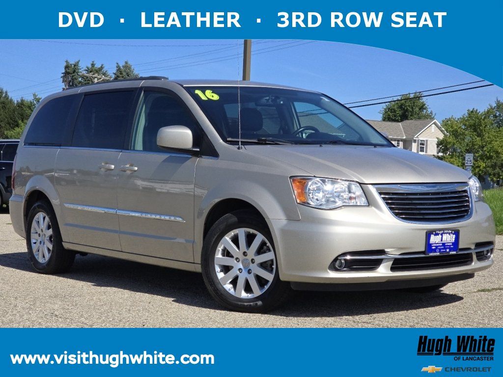 2016 Chrysler Town & Country Touring FWD