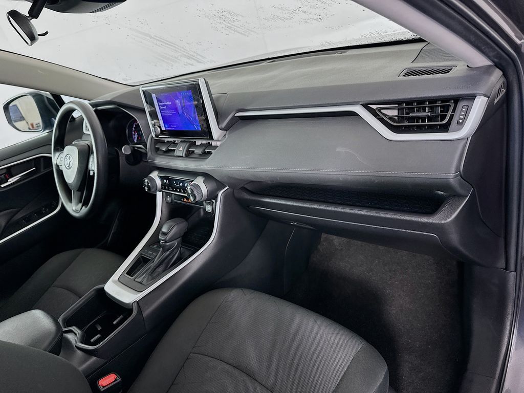 Thumbnail: 2024 Toyota RAV4 - 29