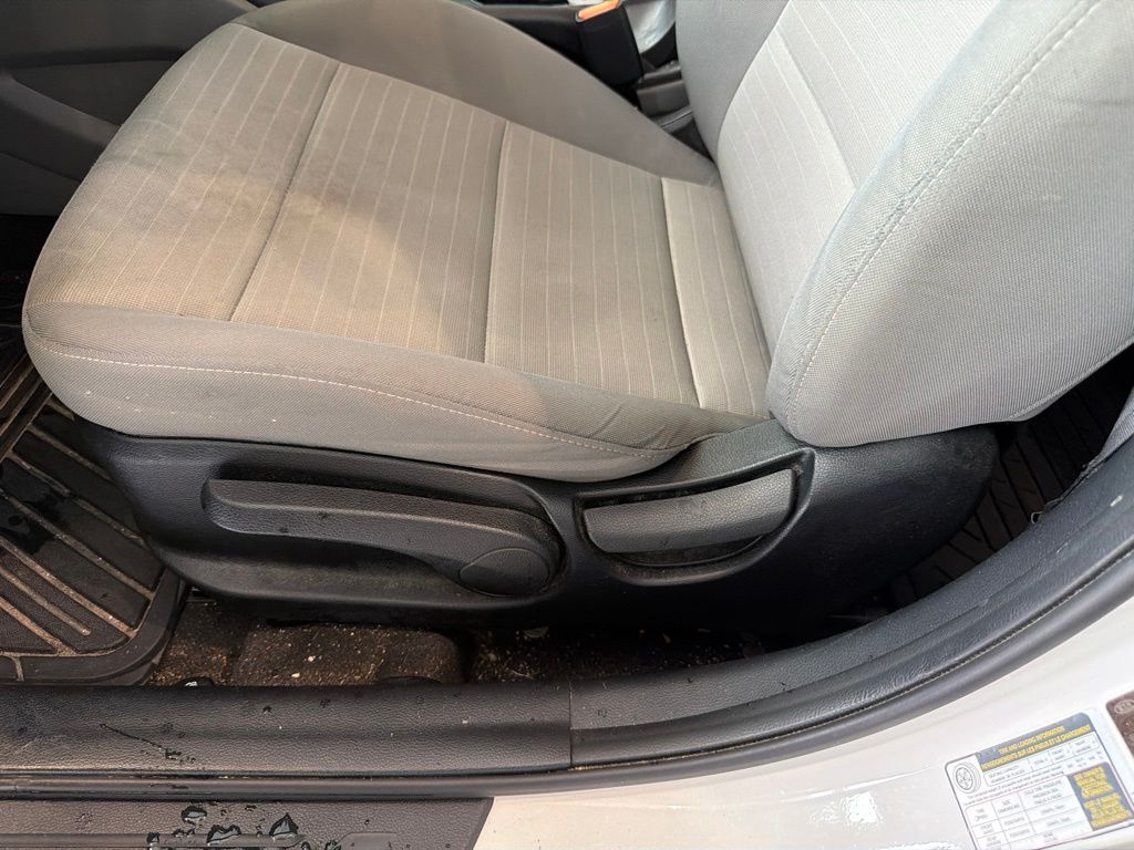 2015 Kia Forte5 EX White at Autostrade