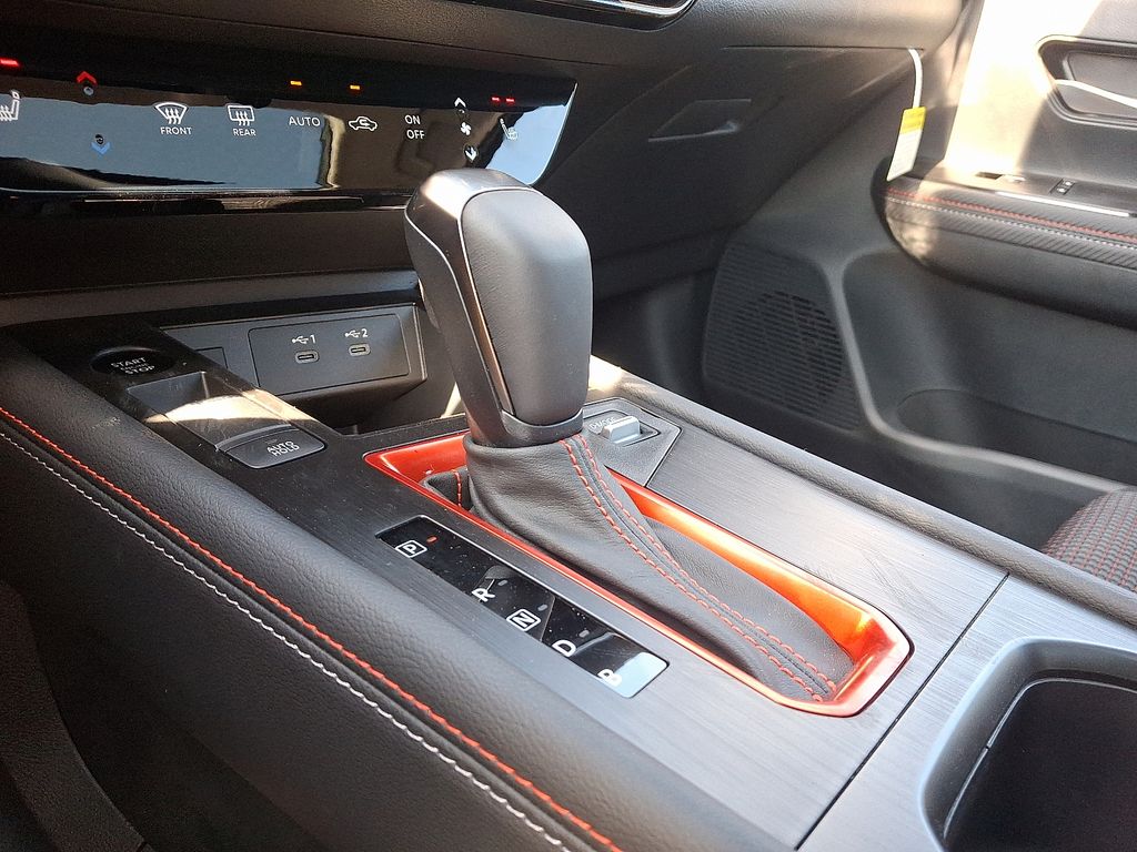 2025 Nissan Kicks SR 7