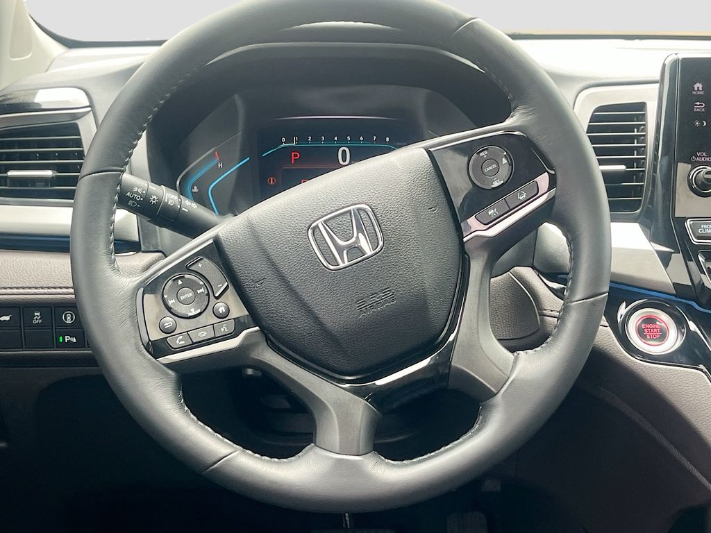Used 2023 Silver Honda Touring image 23