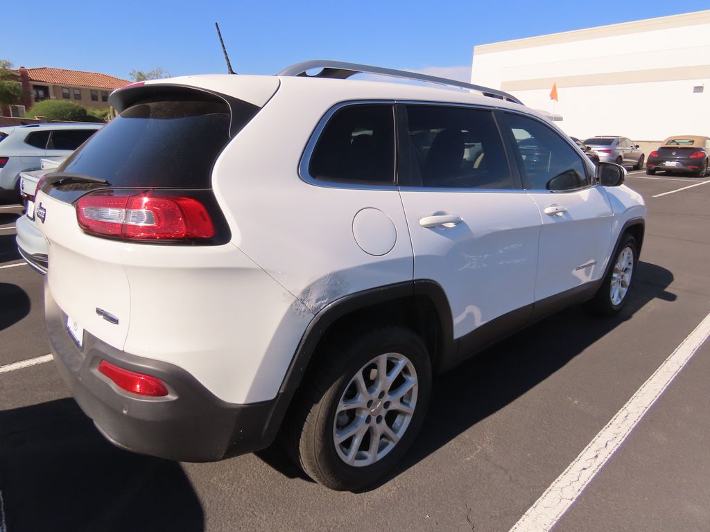 Thumbnail: 2018 Jeep Cherokee - 3